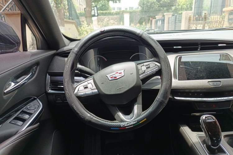 Used Cadillac XT4 2020 Revised Version 28T Two-Wheel Drive Tech Edition Steering Wheel