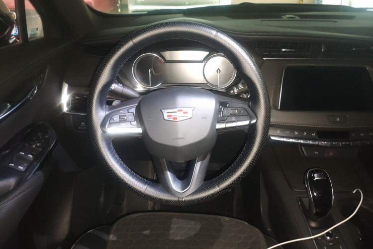 Used Cadillac XT4 2020 Revised Version 28T Two-Wheel Drive Tech Edition Steering Wheel
