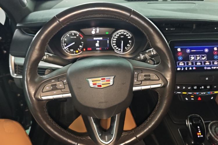 Used Cadillac XT4 2020 28T Two-Wheel-Drive Leading Version Steering Wheel