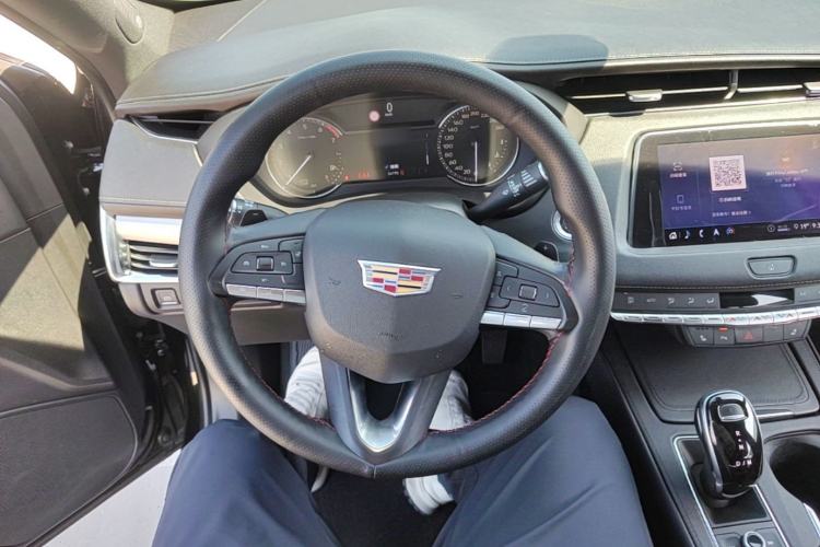 Used Cadillac XT4 2020 28T Two-Wheel-Drive Leading Version Steering Wheel