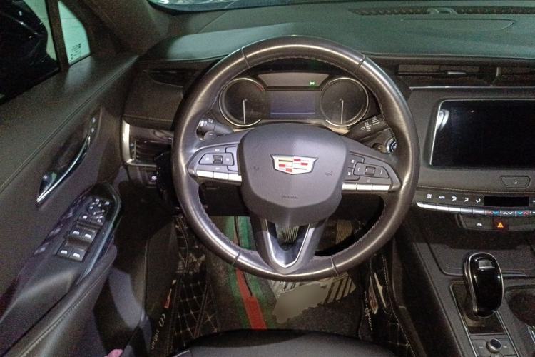 Used Cadillac XT4 2020 28T Two-Wheel Drive Tech Version Steering Wheel