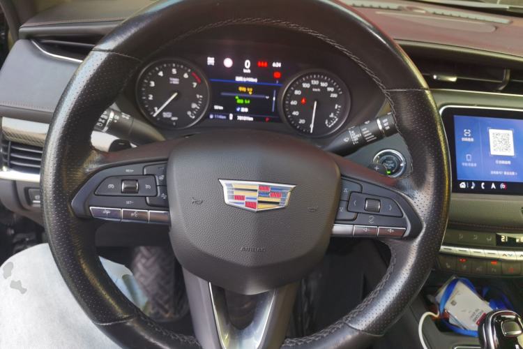 Used Cadillac XT4 2020 Revised Version 28T All-Wheel Drive Platinum Sport Edition Steering Wheel