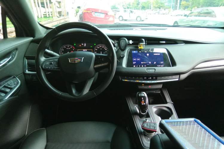 Used Cadillac XT4 2020 Revised Version 28T Two-Wheel Drive Tech Edition Steering Wheel
