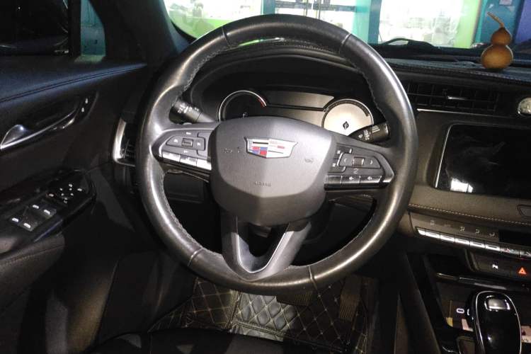 Used Cadillac XT4 2020 Revised Version 28T Two-Wheel Drive Tech Edition Steering Wheel