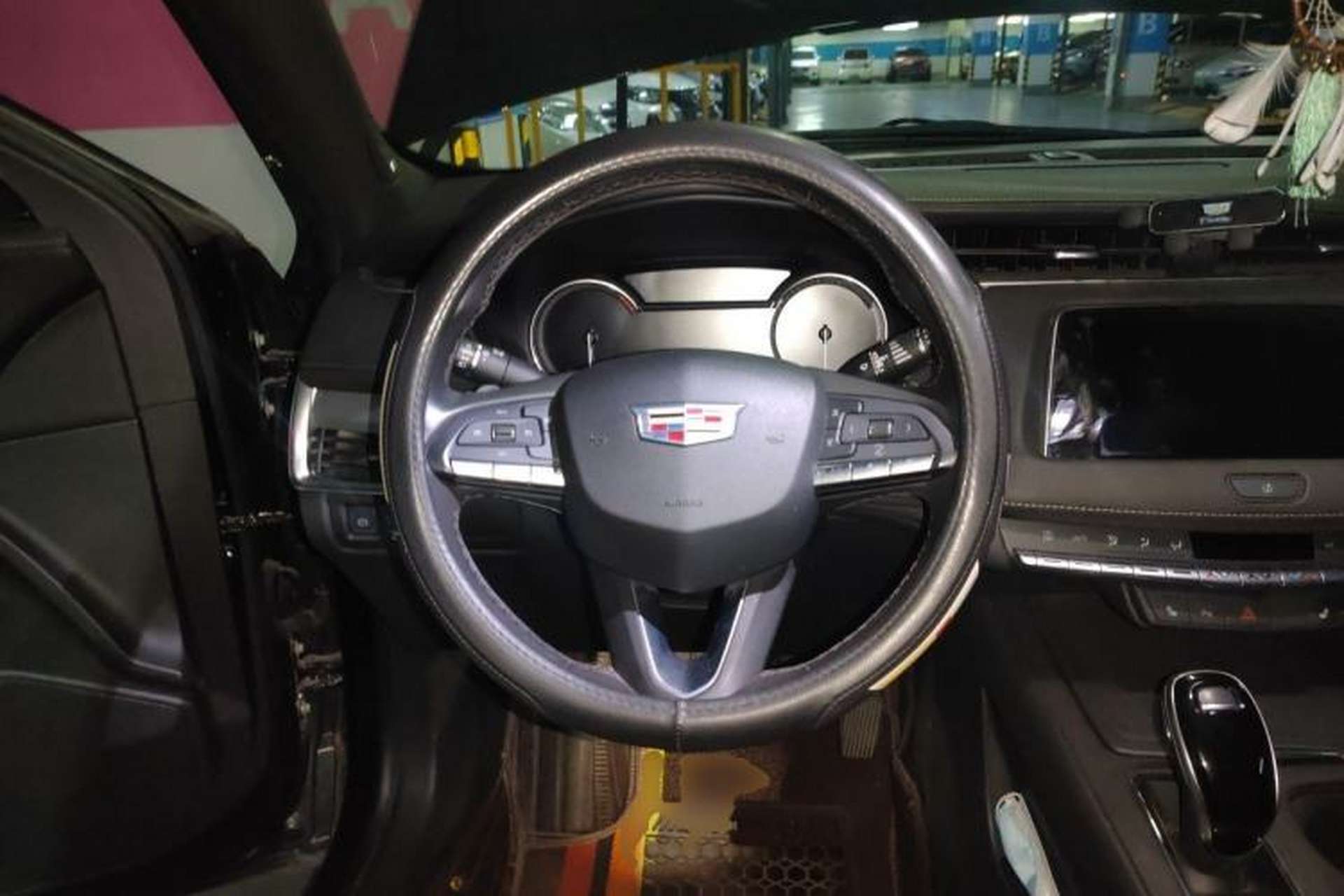 Used Cadillac XT4 2020 28T Two-Wheel-Drive Leading Version Steering Wheel