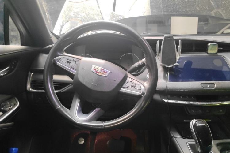 Used Cadillac XT4 2020 Revised Version 28T Two-Wheel Drive Leading Edition Steering Wheel