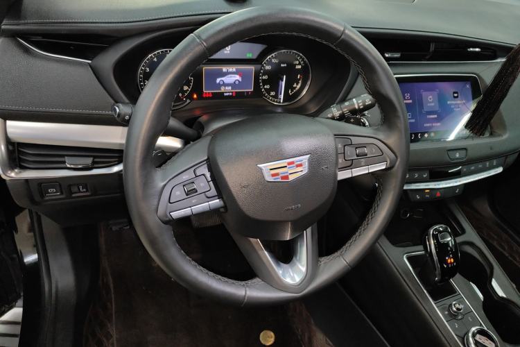 Used Cadillac XT4 2020 Revised Version 28T Two-Wheel Drive Luxury Edition Steering Wheel