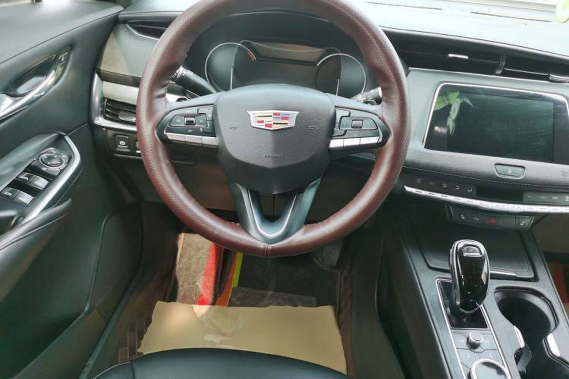 Used Cadillac XT4 2020 Revised Version 28T Two-Wheel Drive Leading Edition Steering Wheel