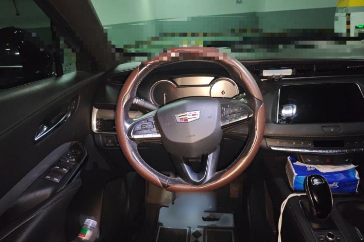 Used Cadillac XT4 2020 28T Two-Wheel Drive Luxury Sport Edition Steering Wheel