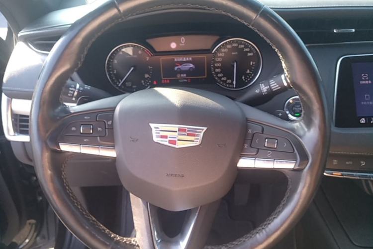 Used Cadillac XT4 2020 28T Two-Wheel-Drive Leading Version Steering Wheel