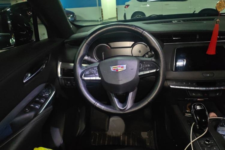 Used Cadillac XT4 2020 Revised Version 28T Two-Wheel Drive Leading Edition Steering Wheel