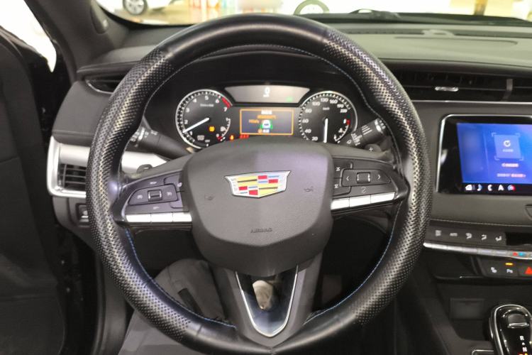 Used Cadillac XT4 2020 Revised Version 28T Two-Wheel Drive Leading Edition Steering Wheel