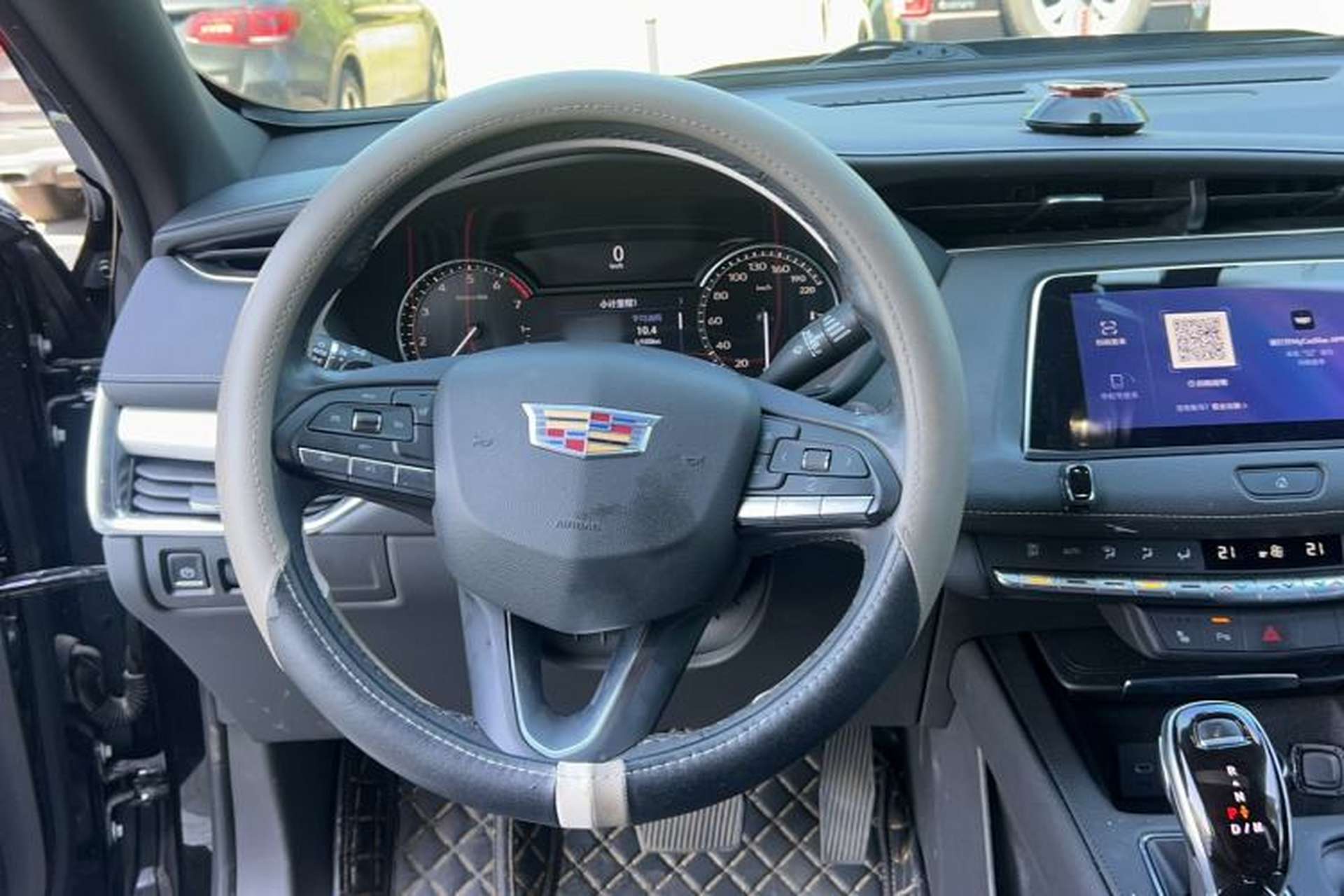 Used Cadillac XT4 2020 Revised Version 28T Two-Wheel Drive Luxury Edition Steering Wheel