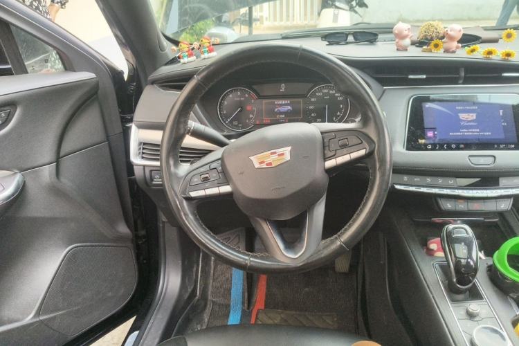 Used Cadillac XT4 2020 Revised Version 28T Two-Wheel Drive Leading Edition Steering Wheel