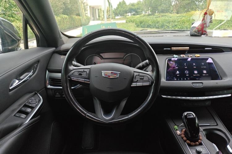 Used Cadillac XT4 2020 28T Two-Wheel-Drive Leading Version Steering Wheel