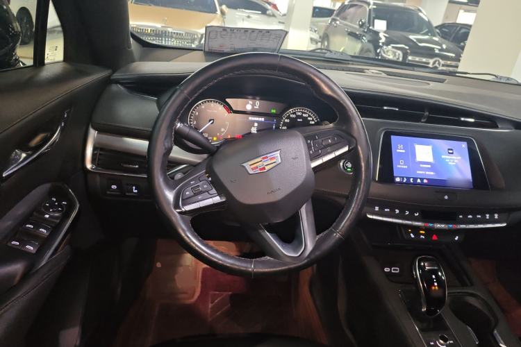 Used Cadillac XT4 2020 Revised Version 28T Two-Wheel Drive Leading Edition Steering Wheel