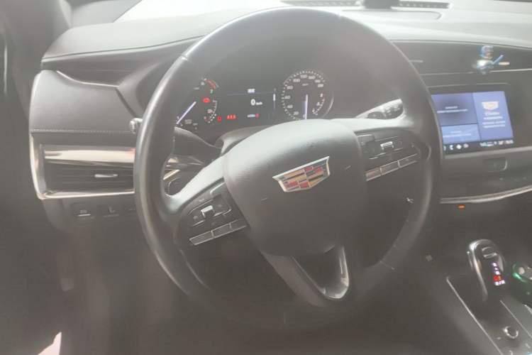 Used Cadillac XT4 2020 Revised Version 28T Two-Wheel Drive Tech Edition Steering Wheel
