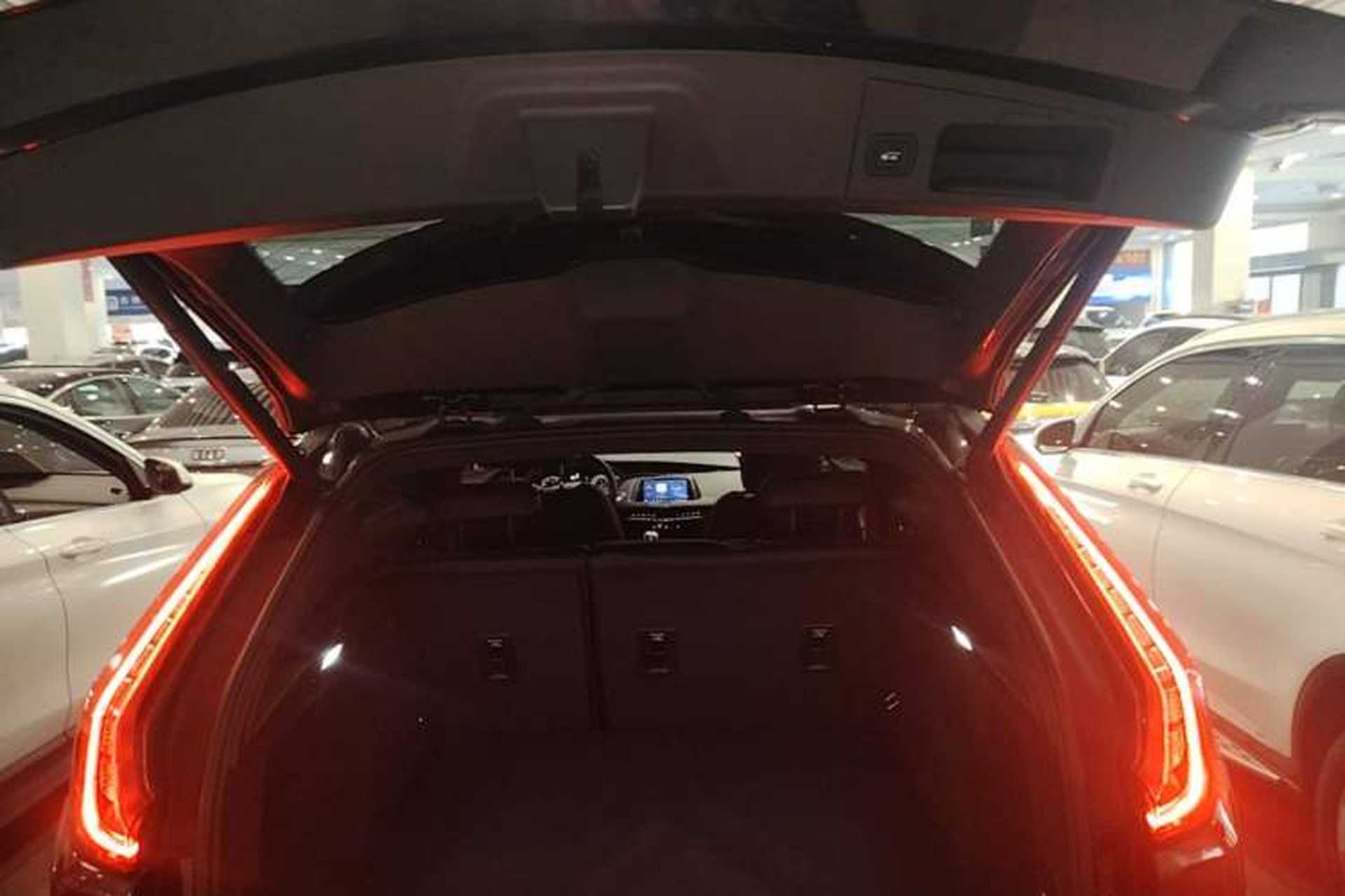 Used Cadillac XT4 2020 28T Two-Wheel-Drive Leading Version Trunk