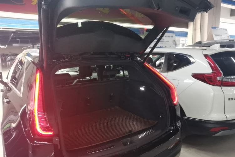 Used Cadillac XT4 2020 Revised Version 28T Two-Wheel Drive Luxury Edition Trunk