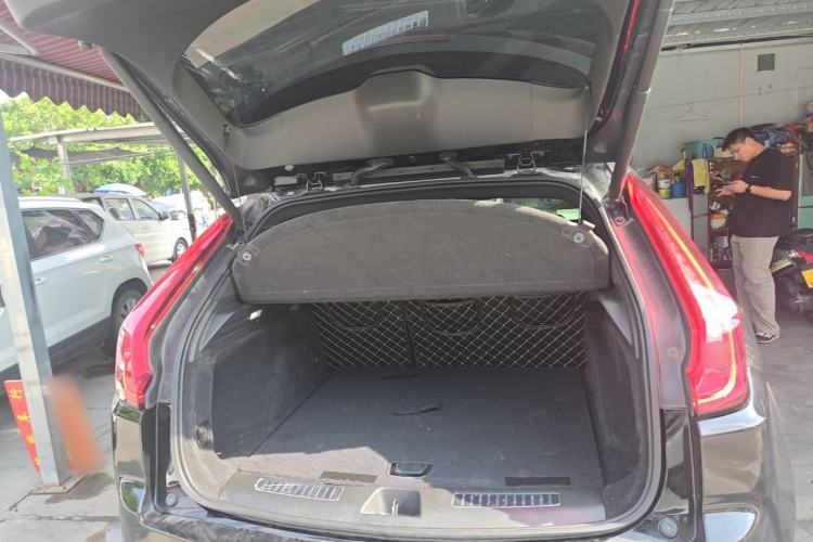 Used Cadillac XT4 2020 28T Two-Wheel-Drive Leading Version Trunk