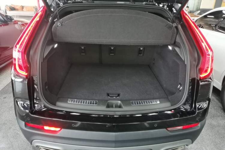 Used Cadillac XT4 2020 28T Two-Wheel-Drive Leading Version Trunk