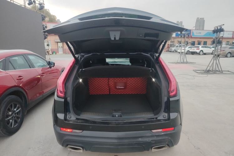 Used Cadillac XT4 2020 Revised Version 28T Two-Wheel Drive Tech Edition Trunk