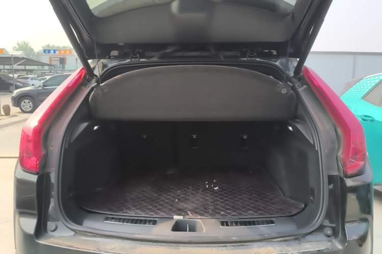 Used Cadillac XT4 2020 Revised Version 28T Two-Wheel Drive Leading Edition Trunk