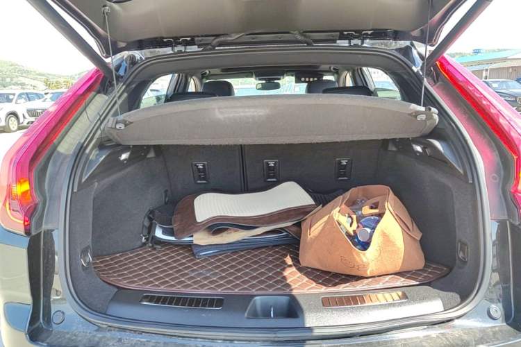 Used Cadillac XT4 2020 28T Two-Wheel-Drive Leading Version Trunk