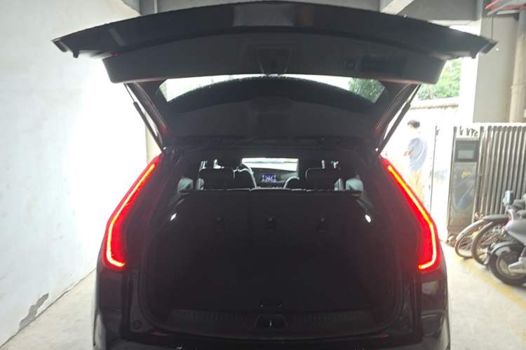 Used Cadillac XT4 2020 Revised Version 28T Two-Wheel Drive Tech Edition Trunk