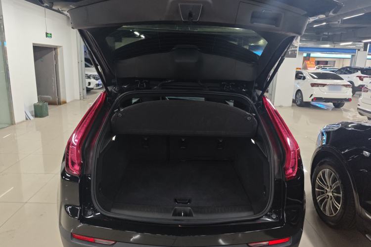 Used Cadillac XT4 2020 Revised Version 28T Two-Wheel Drive Tech Edition Trunk