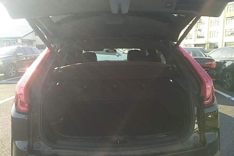 Used Cadillac XT4 2020 28T Two-Wheel-Drive Leading Version Trunk