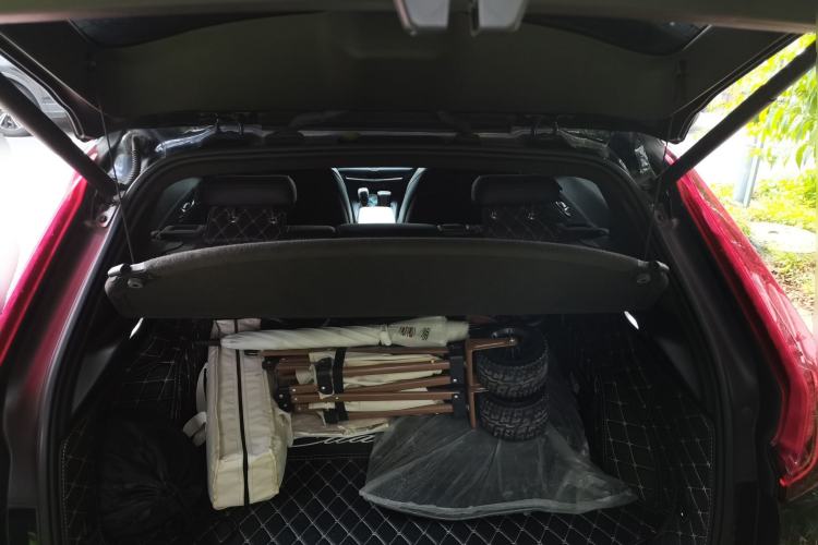 Used Cadillac XT4 2020 Revised Version 28T Two-Wheel Drive Luxury Edition Trunk