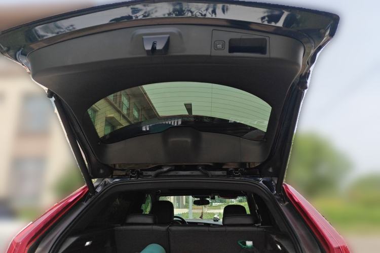Used Cadillac XT4 2020 28T Two-Wheel-Drive Leading Version Trunk