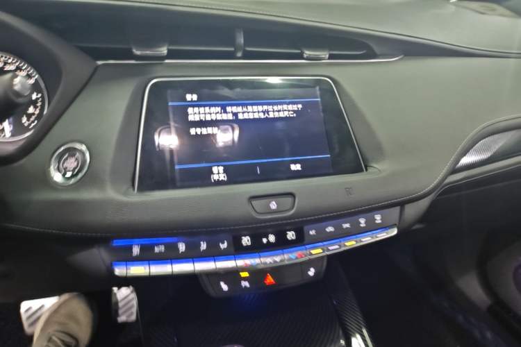 Used Cadillac XT4 2020 28T Two-Wheel-Drive Leading Version Audio And AC Panel