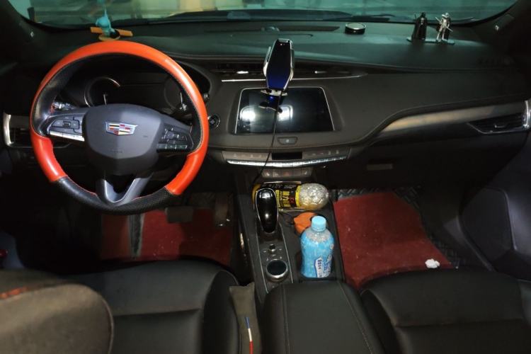Used Cadillac XT4 2020 28T Two-Wheel-Drive Leading Version Center Console