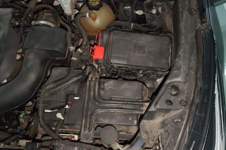 Used Cadillac XT4 2020 28T Two-Wheel-Drive Leading Version Engine Bay Left