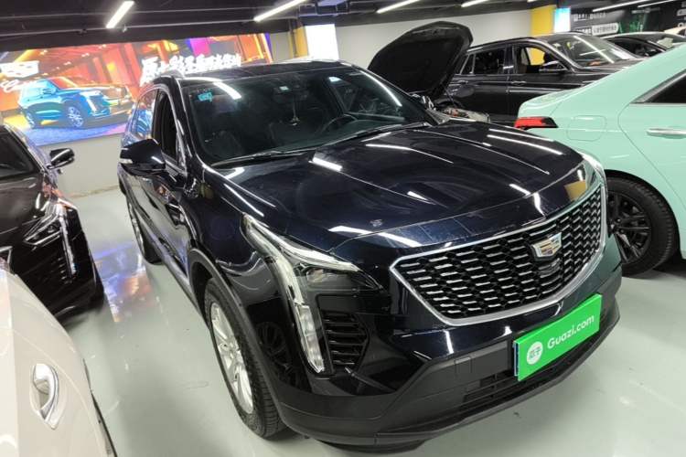 Used Cadillac XT4 2020 Revised Version 28T Two-Wheel Drive Tech Edition Front Right 45 Deg