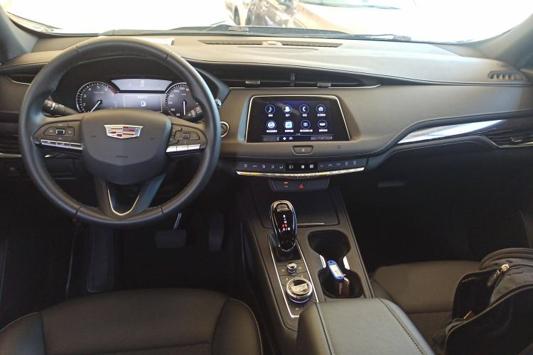 Used Cadillac XT4 2020 Revised Version 28T Two-Wheel Drive Tech Edition Interior 2