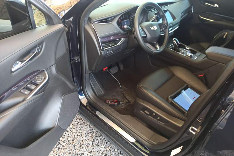 Used Cadillac XT4 2020 Revised Version 28T Two-Wheel Drive Tech Edition Interior 3