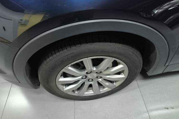 Used Cadillac XT4 2020 Revised Version 28T Two-Wheel Drive Leading Edition Left Front Wheel Hub
