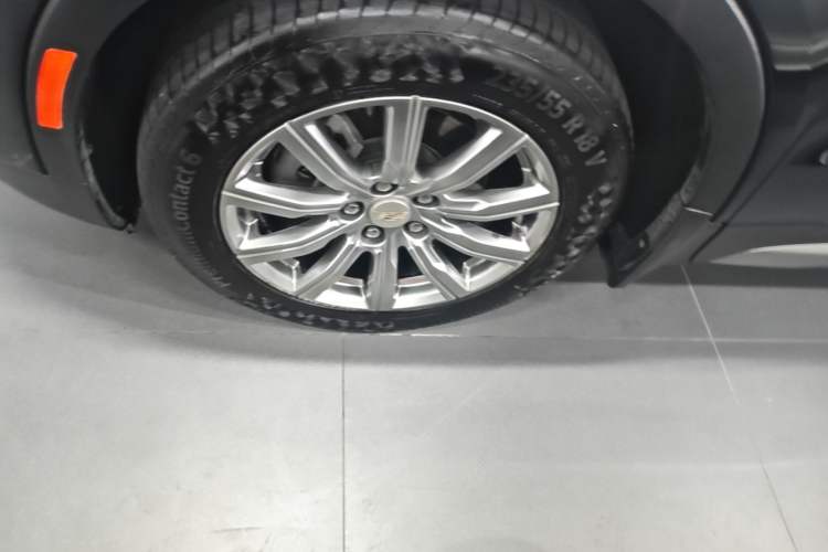 Used Cadillac XT4 2020 28T Two-Wheel-Drive Leading Version Left Front Wheel Hub