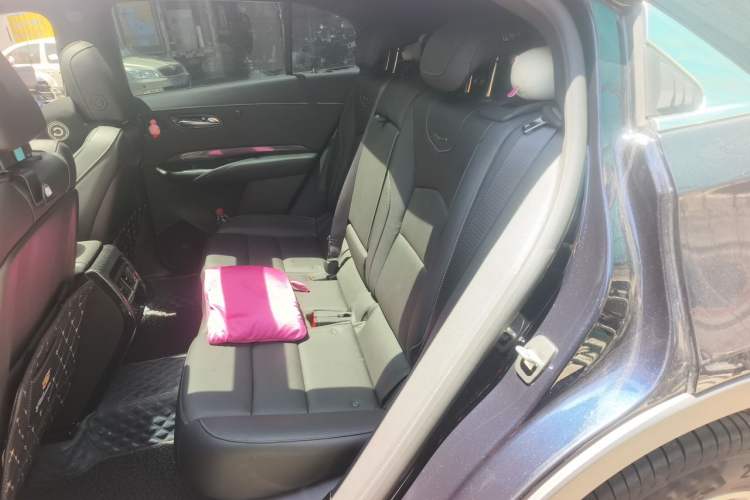 Used Cadillac XT4 2020 28T Two-Wheel-Drive Leading Version Left Rear Seat