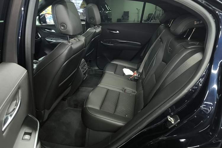Used Cadillac XT4 2020 Revised Version 28T Two-Wheel Drive Tech Edition Left Rear Seat