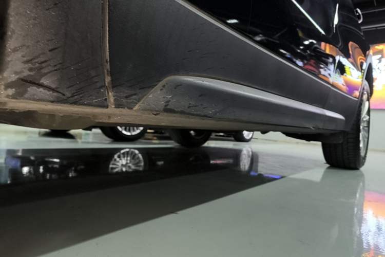 Used Cadillac XT4 2020 Revised Version 28T Two-Wheel Drive Tech Edition Left Side Sill