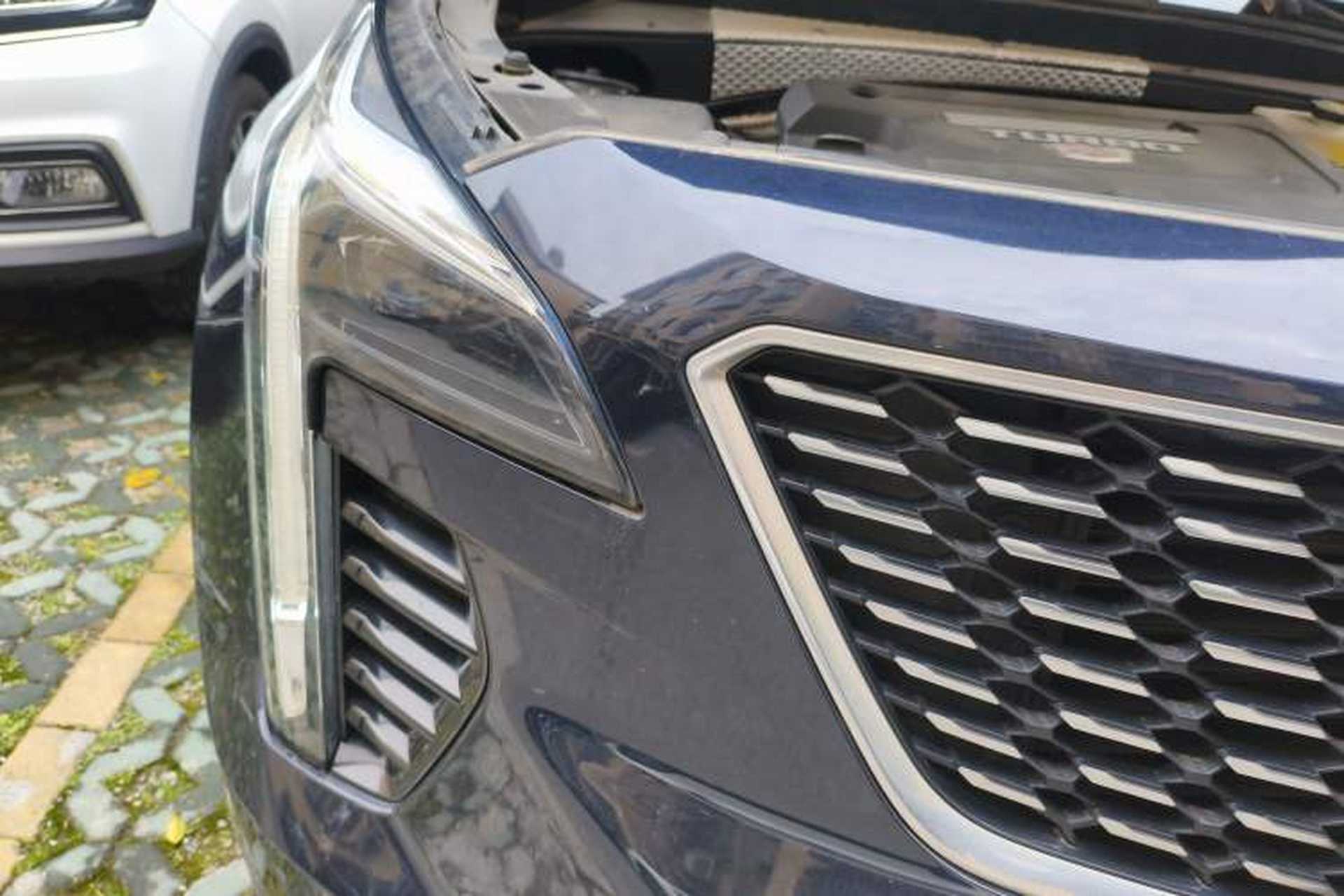 Used Cadillac XT4 2020 Revised Version 28T Two-Wheel Drive Luxury Edition Right Front Headlight