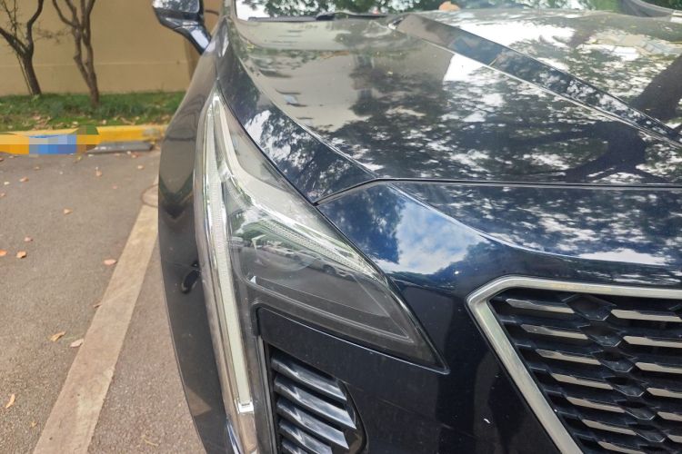 Used Cadillac XT4 2020 Revised Version 28T Two-Wheel Drive Luxury Edition Right Front Headlight