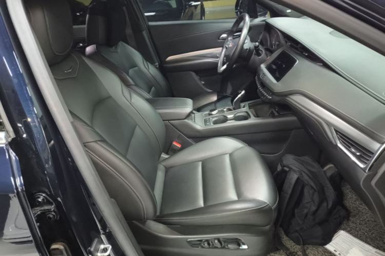 Used Cadillac XT4 2020 Revised Version 28T Two-Wheel Drive Leading Edition Right Front Seat