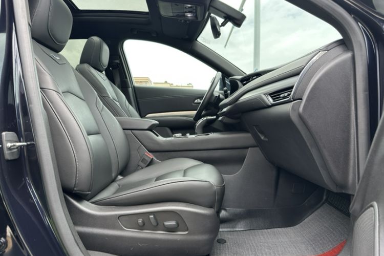 Used Cadillac XT4 2020 Revised Version 28T Two-Wheel Drive Leading Edition Right Front Seat