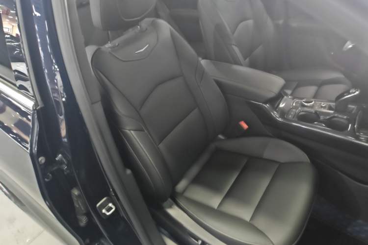 Used Cadillac XT4 2020 28T Two-Wheel-Drive Leading Version Right Front Seat