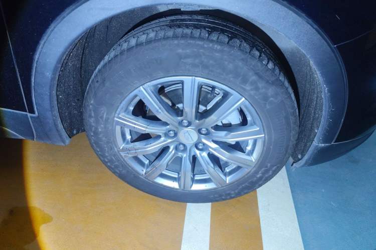 Used Cadillac XT4 2020 Revised Version 28T Two-Wheel Drive Leading Edition Right Front Wheel Hub
